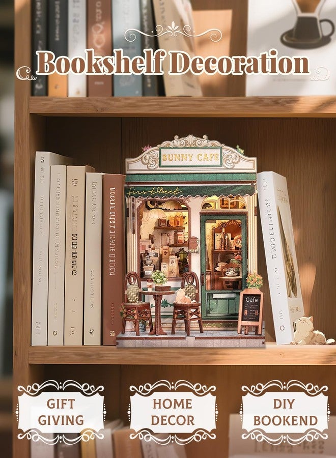 كيوت بي مجموعة ركن الكتب من كيوتبي - مجموعة بناء منزل مصغر للدمى للكبار والمراهقين، ديكور ركن الكتب، نموذج زقاق مع إضاءة LED، هدايا للعائلة والأصدقاء (مقهى مشمس) - Image 3
